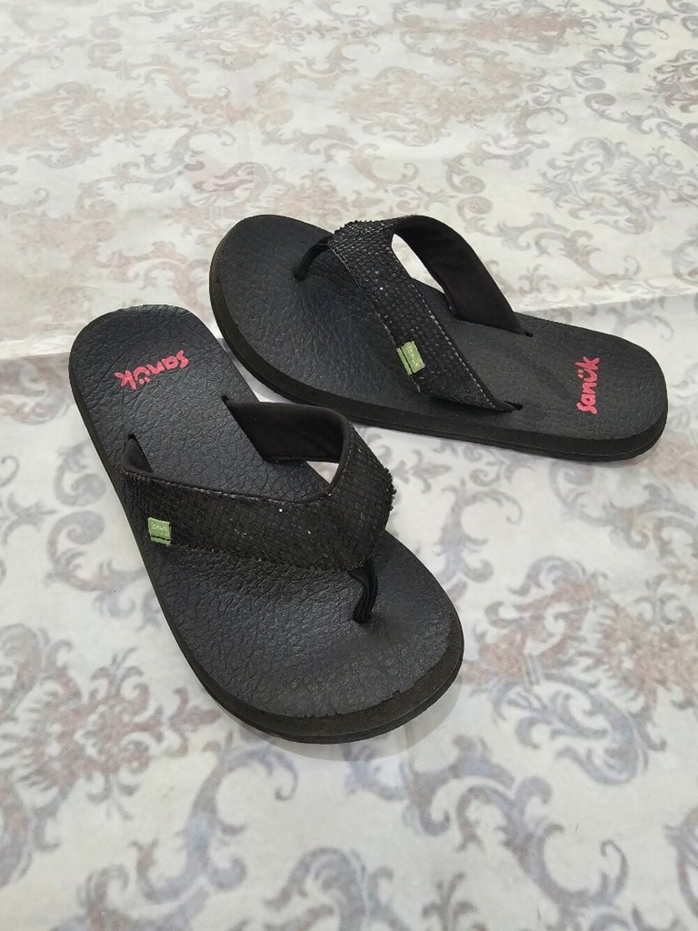 Sanuk Youth 2-3 Girl's‎ Black Yoga Mat Glitter Sandal Flip Flop Thongs Comfy